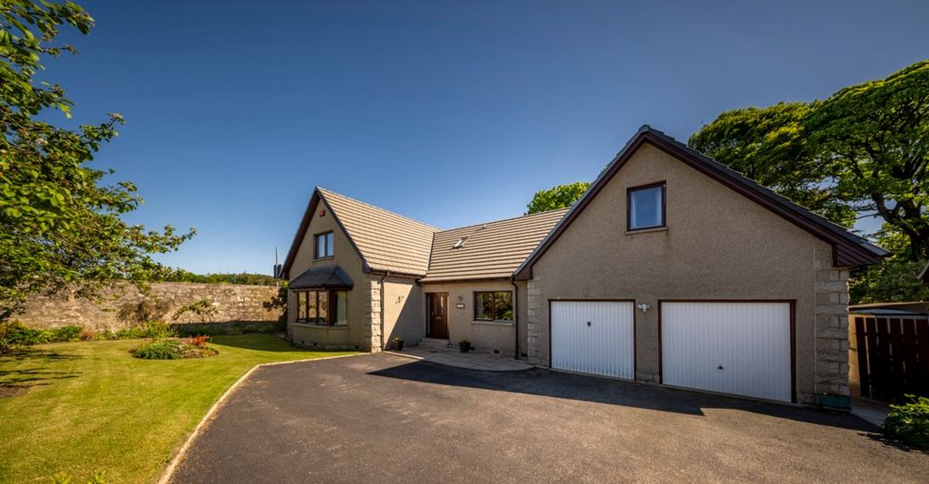 Property photo 2 of 46