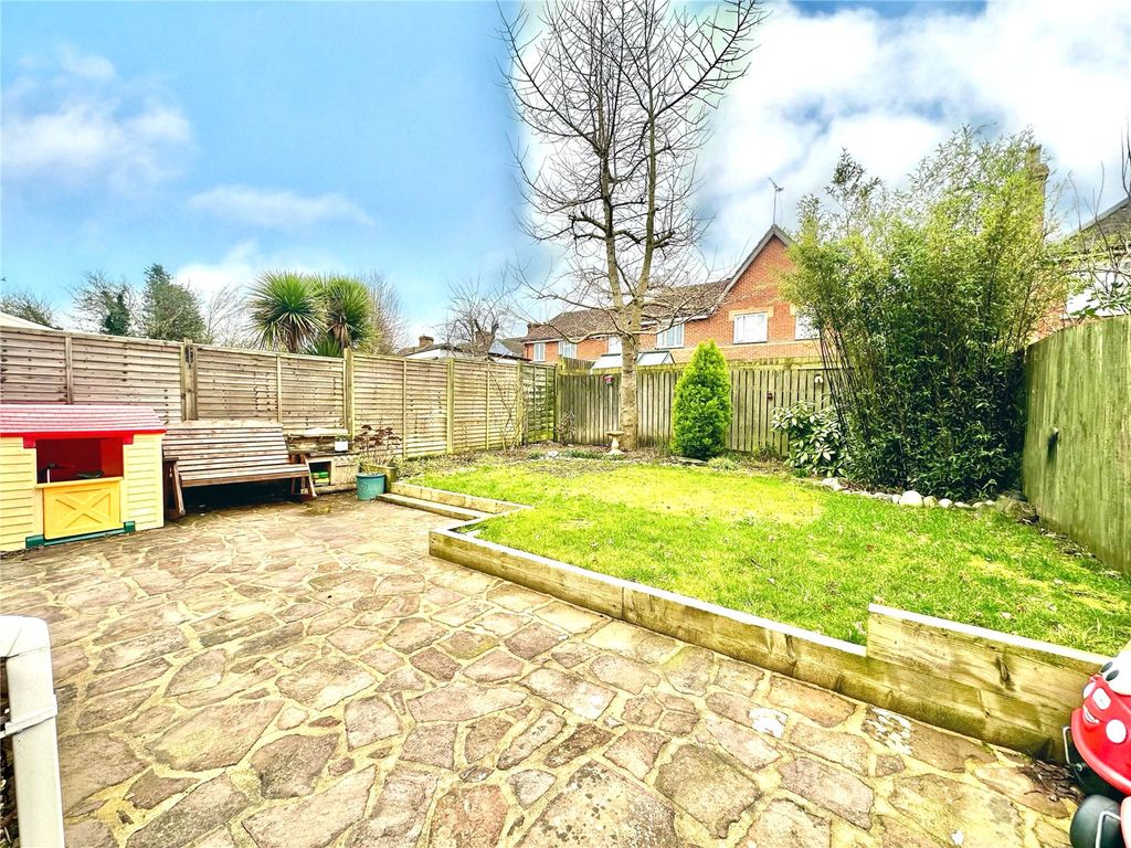 Property photo 2 of 14 Picture No. 17