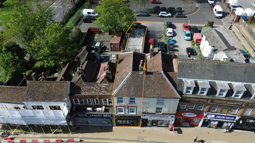 Property photo 1 of 15 168 High Street Watford.Png