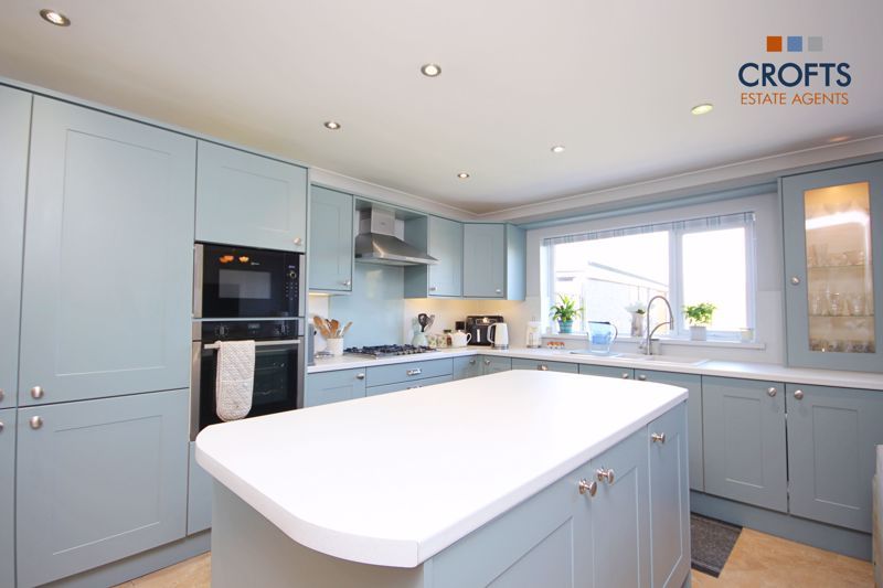 Property photo 1 of 18 Kitchen