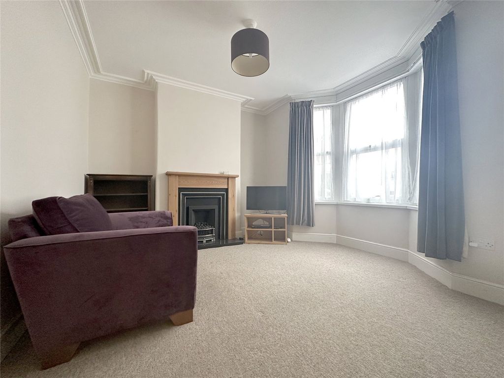 Property photo 3 of 11 Living Room