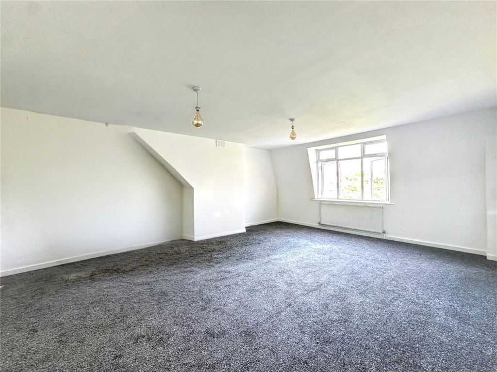 Property photo 2 of 21 Picture No. 27