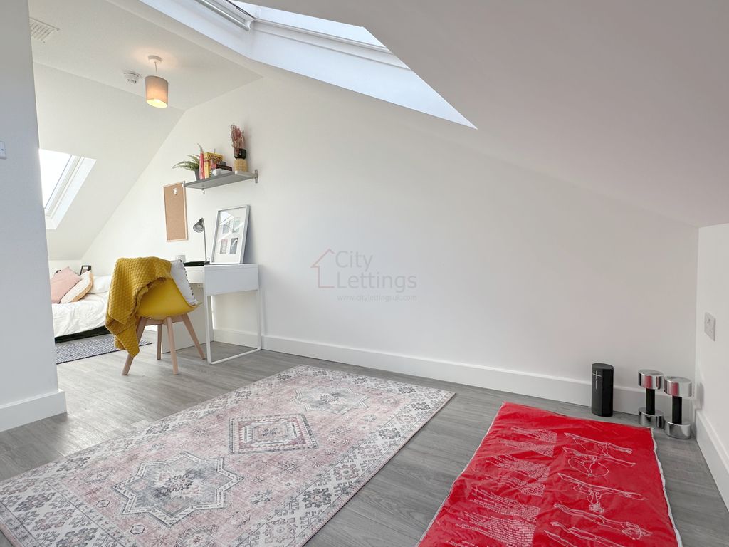 Property photo 3 of 9 Img_3999_28_Original