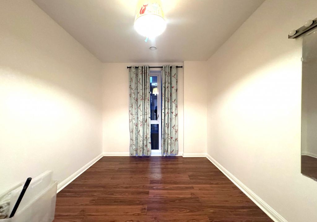 Property photo 3 of 8 Gallery