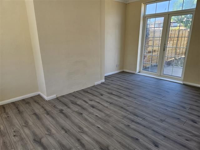 Property photo 2 of 6 Living Room