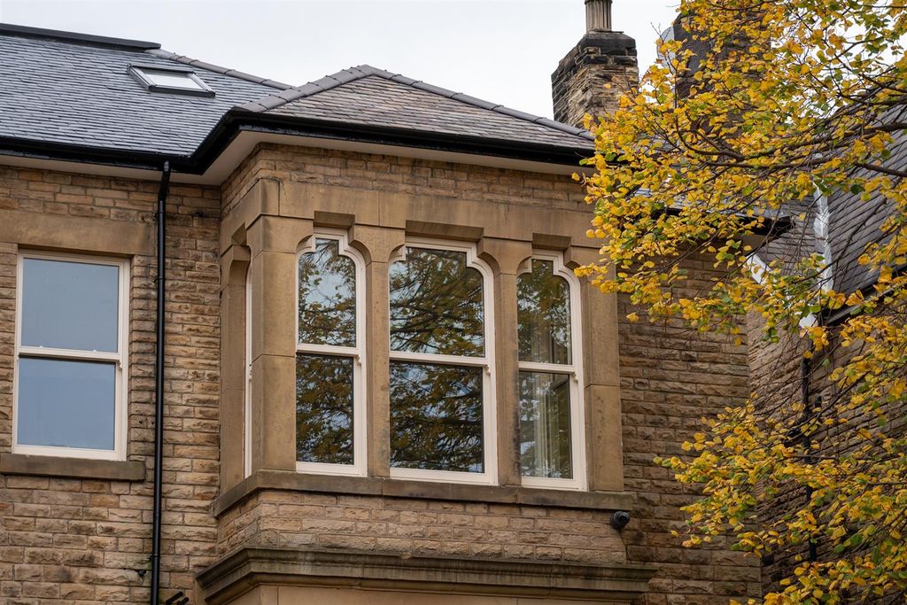 Property photo 1 of 19 Exterior