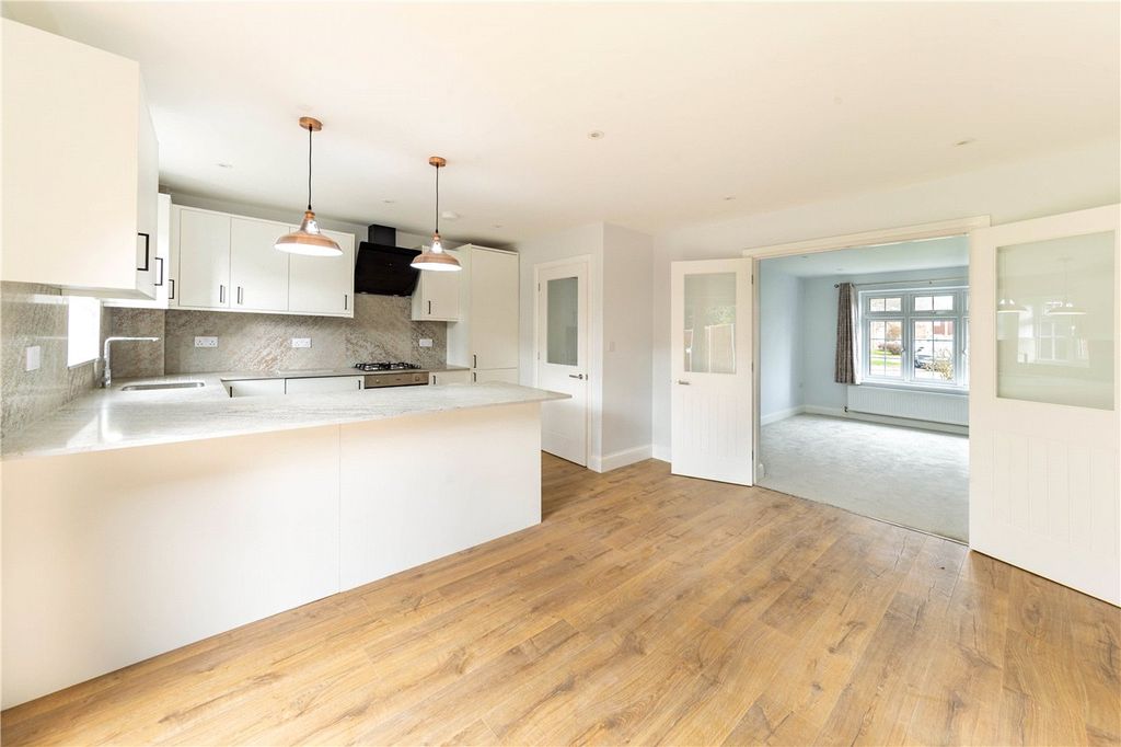 Property photo 3 of 11 Kitchen/Diner