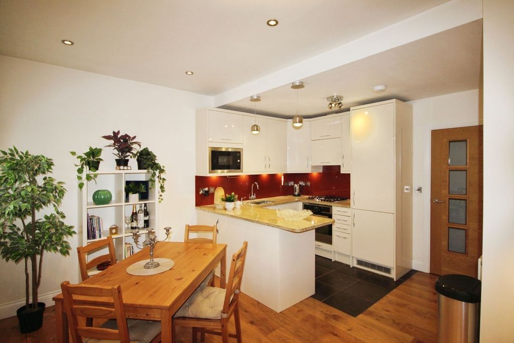 Property photo 1 of 21