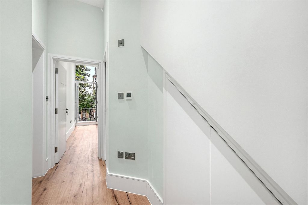 Property photo 2 of 10 Picture No. 03