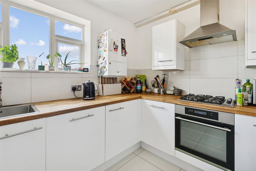 Property photo 3 of 10 8.Jpg