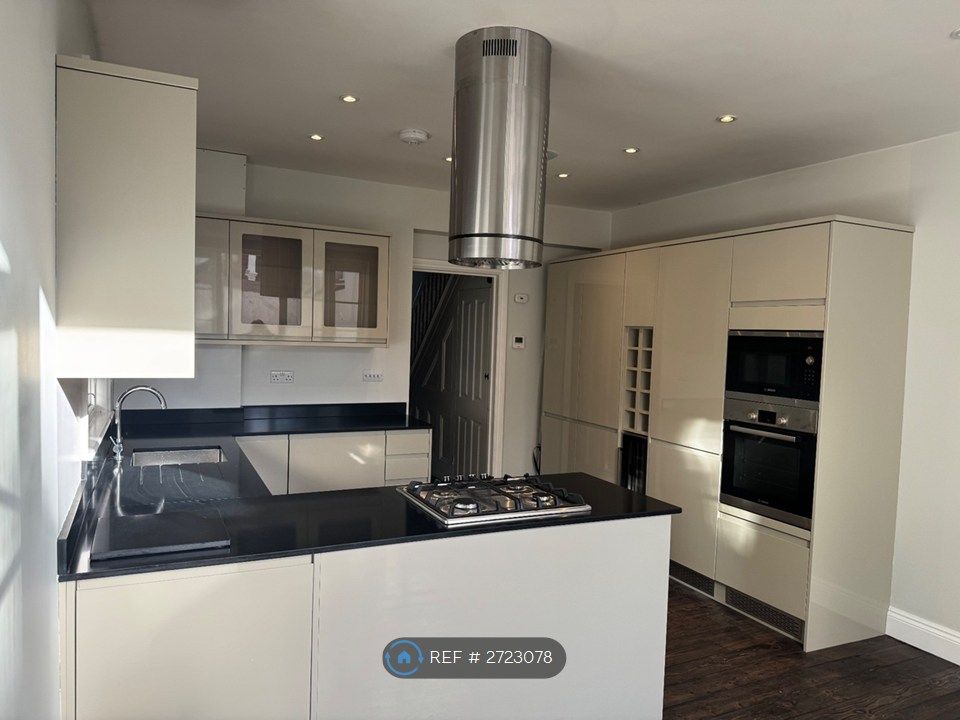 Property photo 2 of 12 Kitchen/Diner