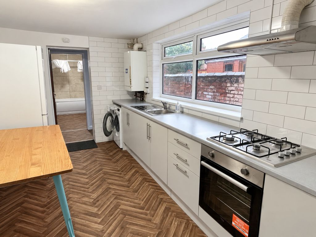 Property photo 3 of 16 03-Kitchen-1