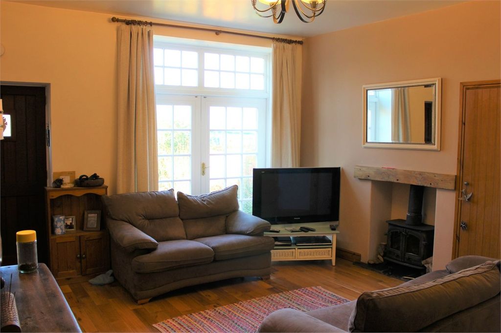 Property photo 3 of 8