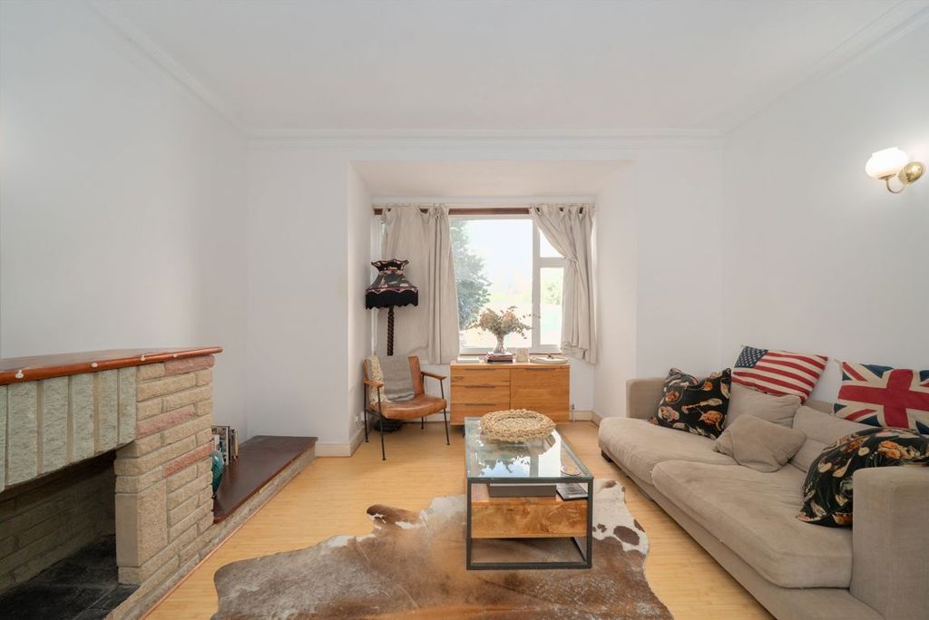 Property photo 2 of 8