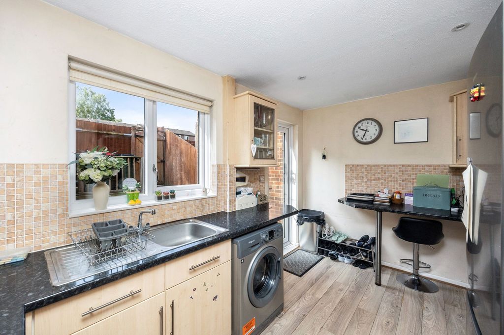 Property photo 3 of 10
