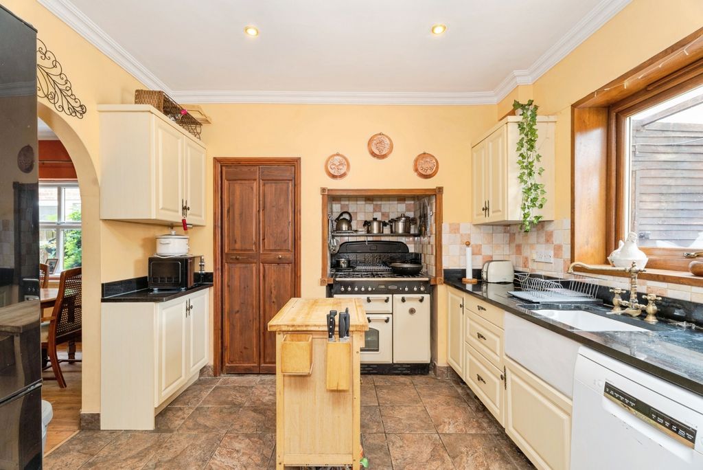 Property photo 2 of 21 Pbox-Img.Jpg