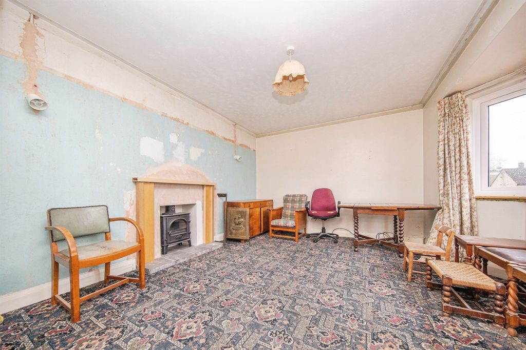 Property photo 3 of 19