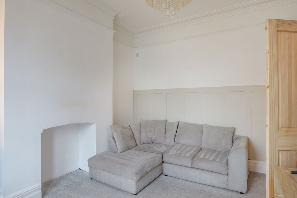 Property photo 3 of 28