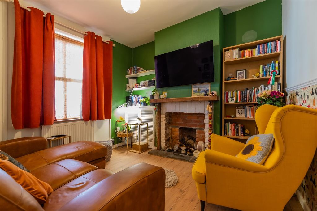 Property photo 2 of 19 19 (1 Of 17).Jpg