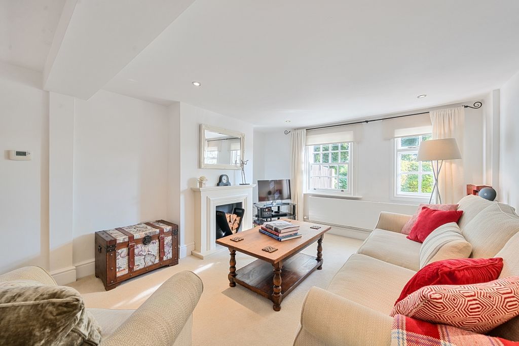 Property photo 3 of 16 1348547-2-68Bfbf4...