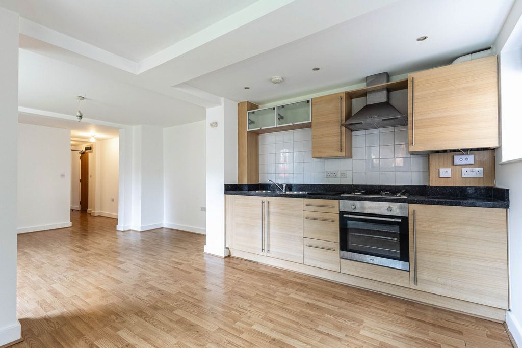 Property photo 3 of 12 Kitchen