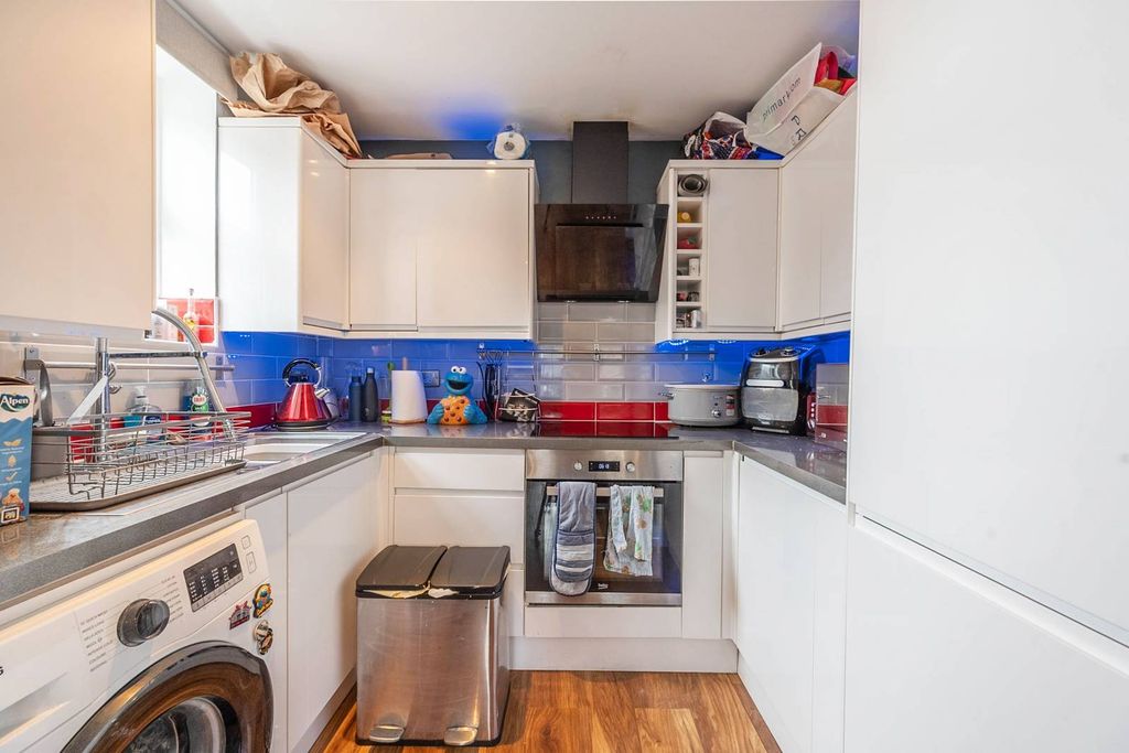 Property photo 3 of 9