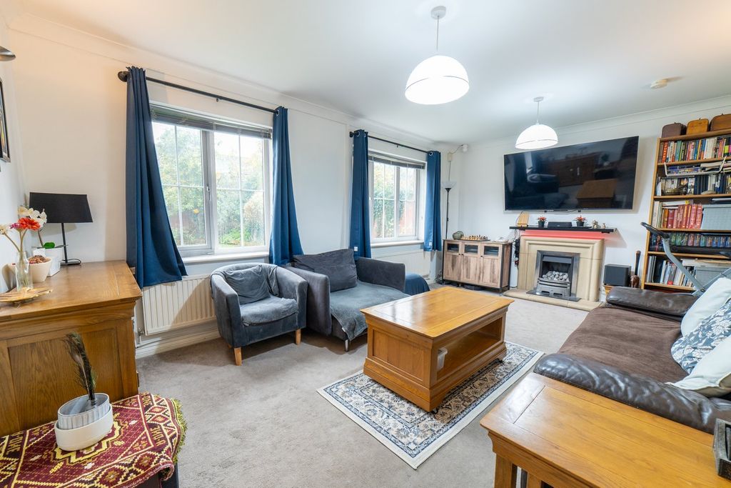 Property photo 3 of 16