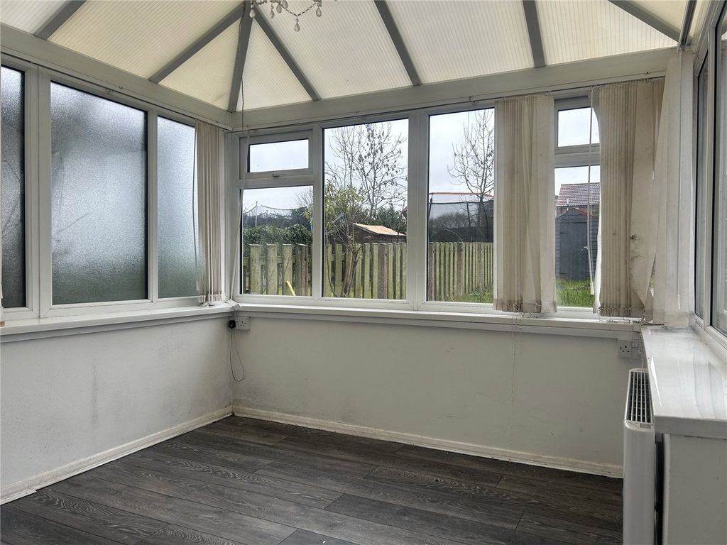 Property photo 3 of 16 Conservatory