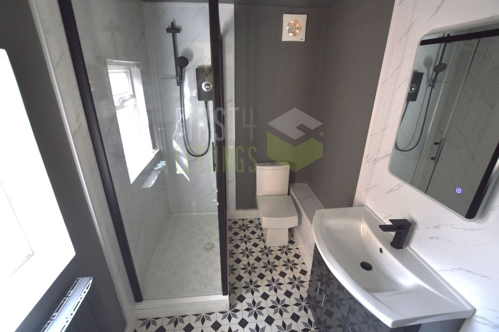 Property photo 3 of 12 Photo 16