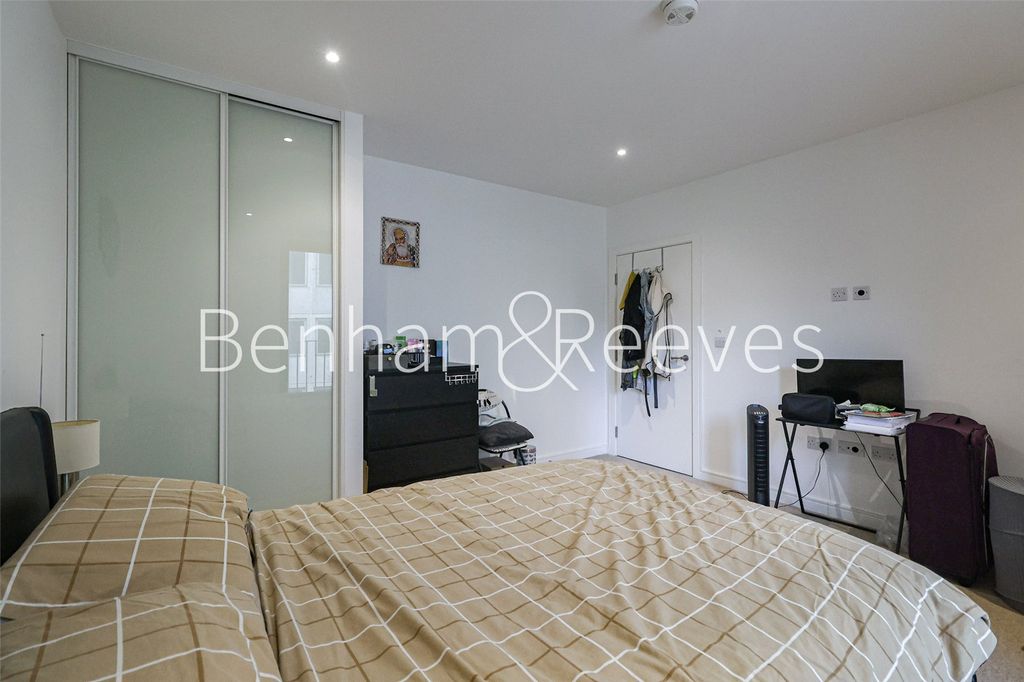 Property photo 3 of 17 Picture No. 02