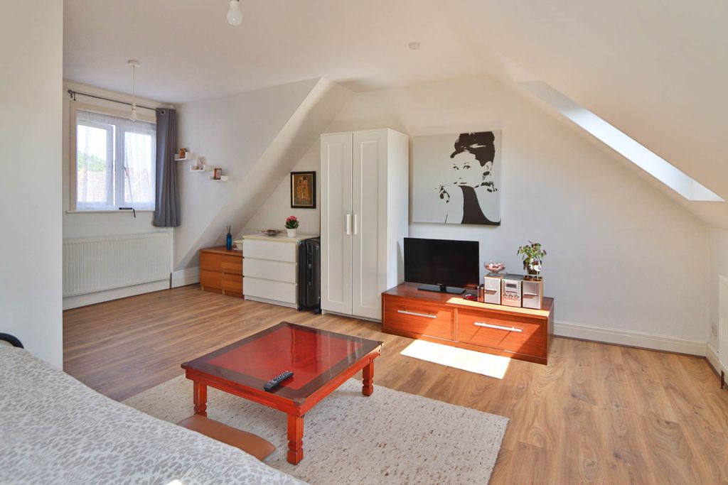 Property photo 2 of 6