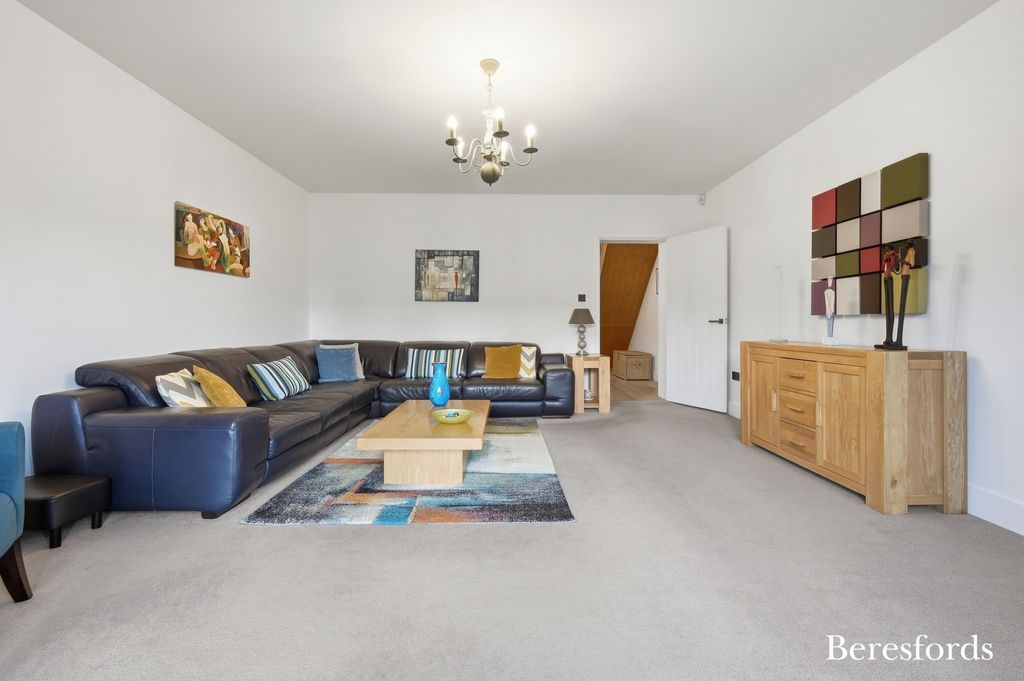 Property photo 3 of 26 Picture No. 10