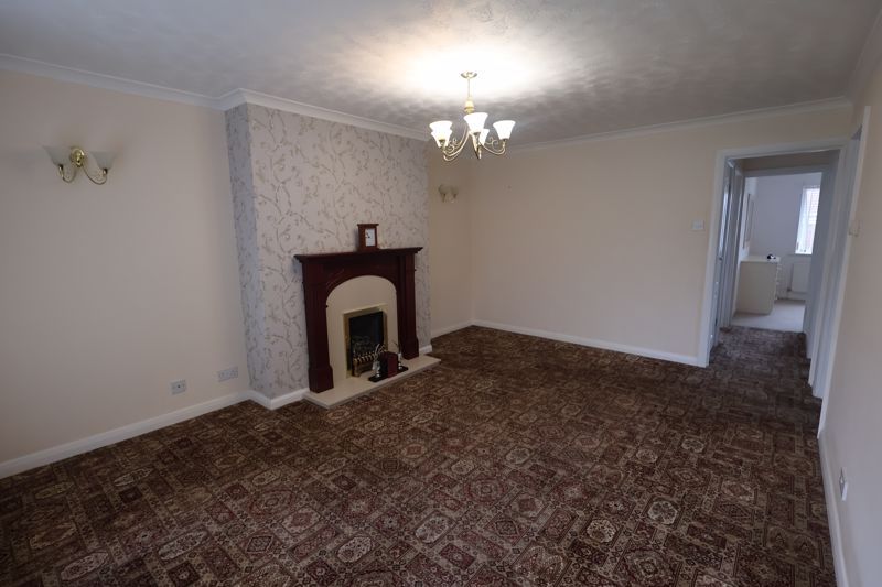 Property photo 3 of 19 Lounge