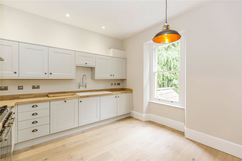 Property photo 3 of 17 Picture No. 14