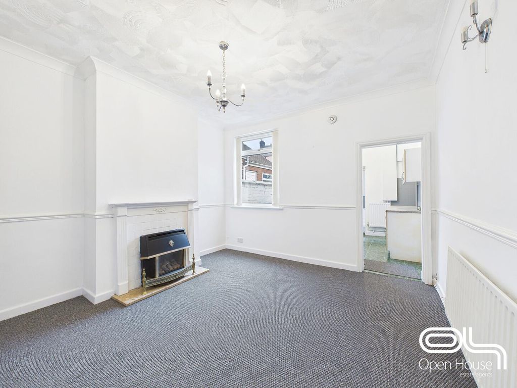 Property photo 3 of 9 Living Room