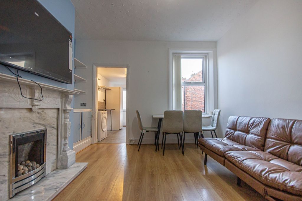 Property photo 2 of 16 3