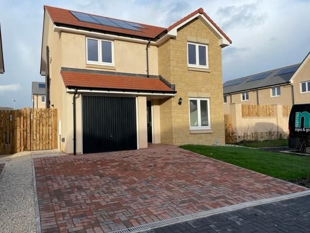 4 bed detached house to rent Roslin