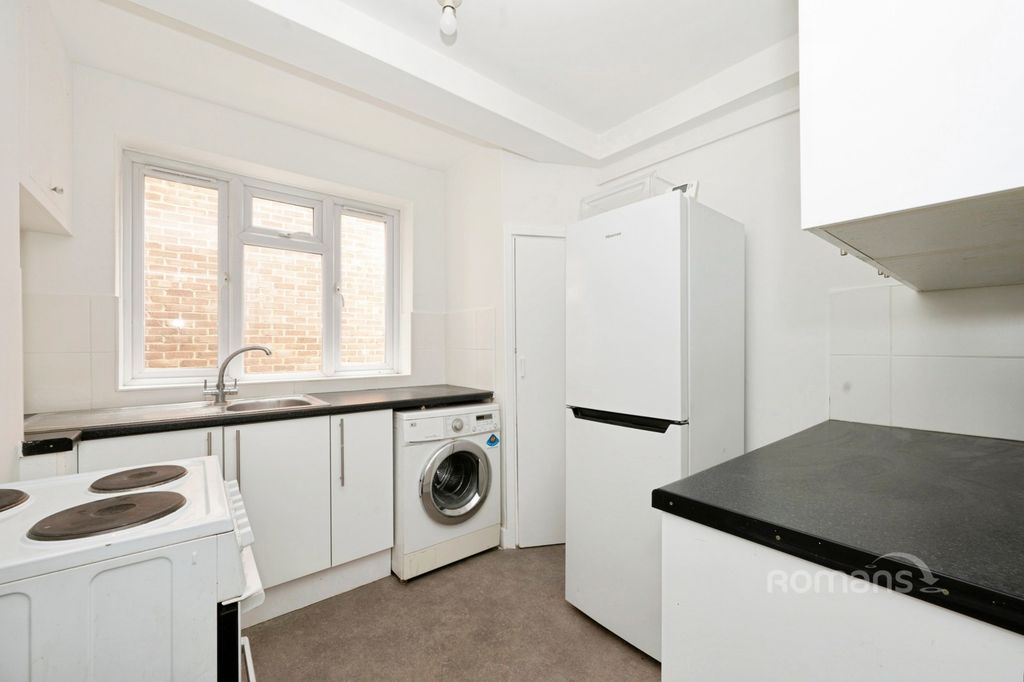 Property photo 3 of 10 Pbox-Img.Jpg