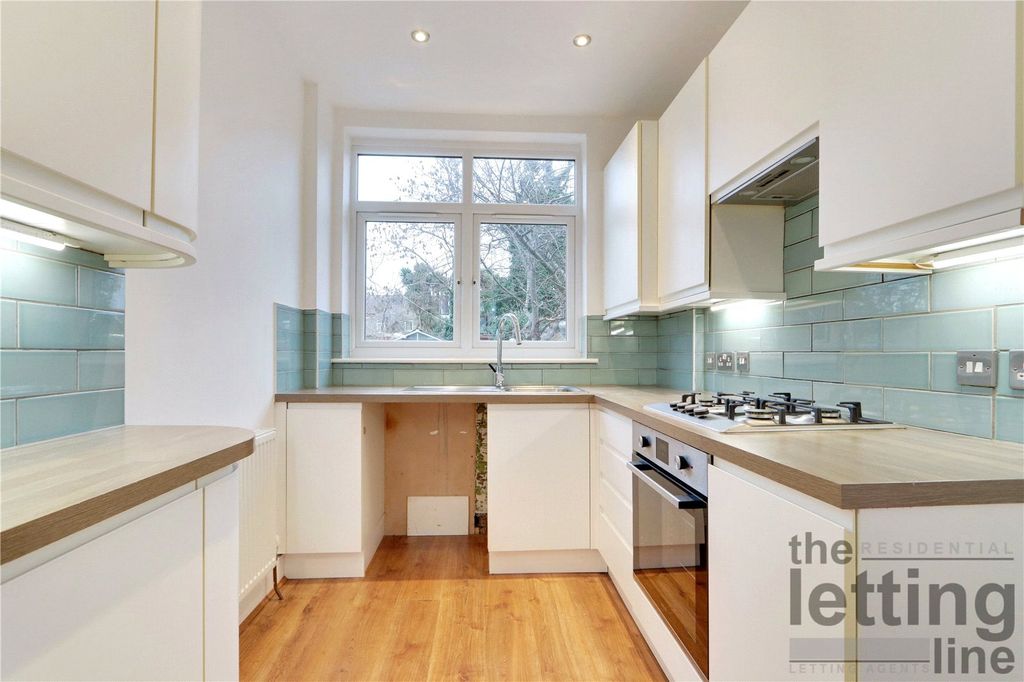 Property photo 1 of 19 Picture No. 12