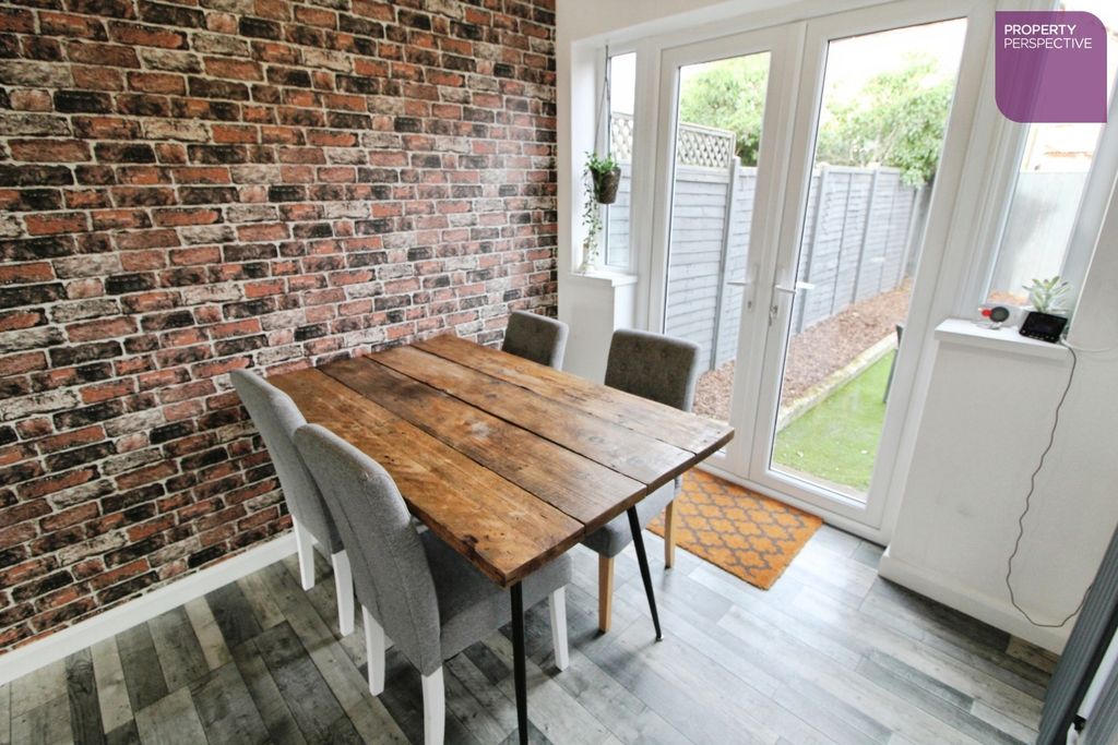 Property photo 3 of 9 Dining Room