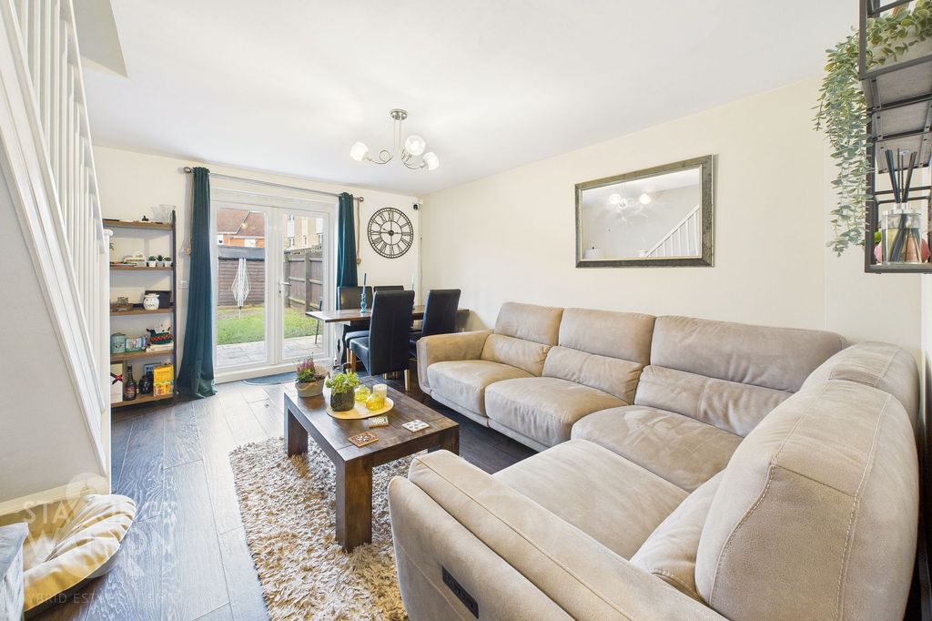 Property photo 3 of 19