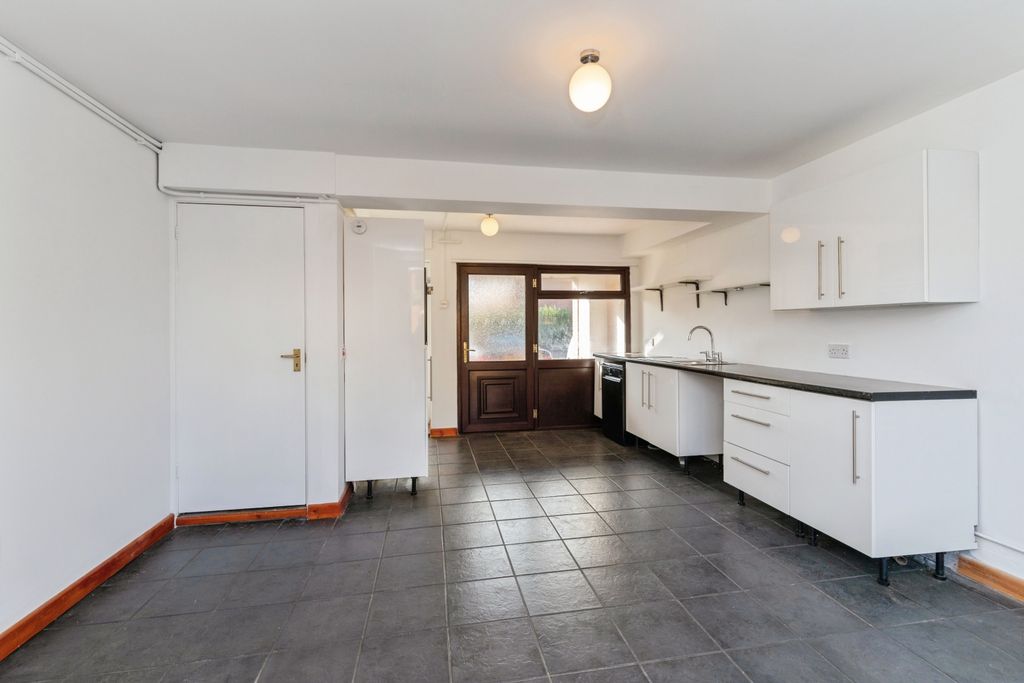Property photo 2 of 15 Kitchen/Dining Room