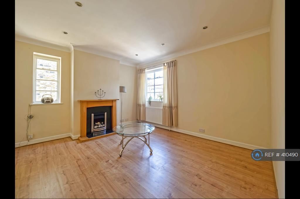 Property photo 2 of 6 5