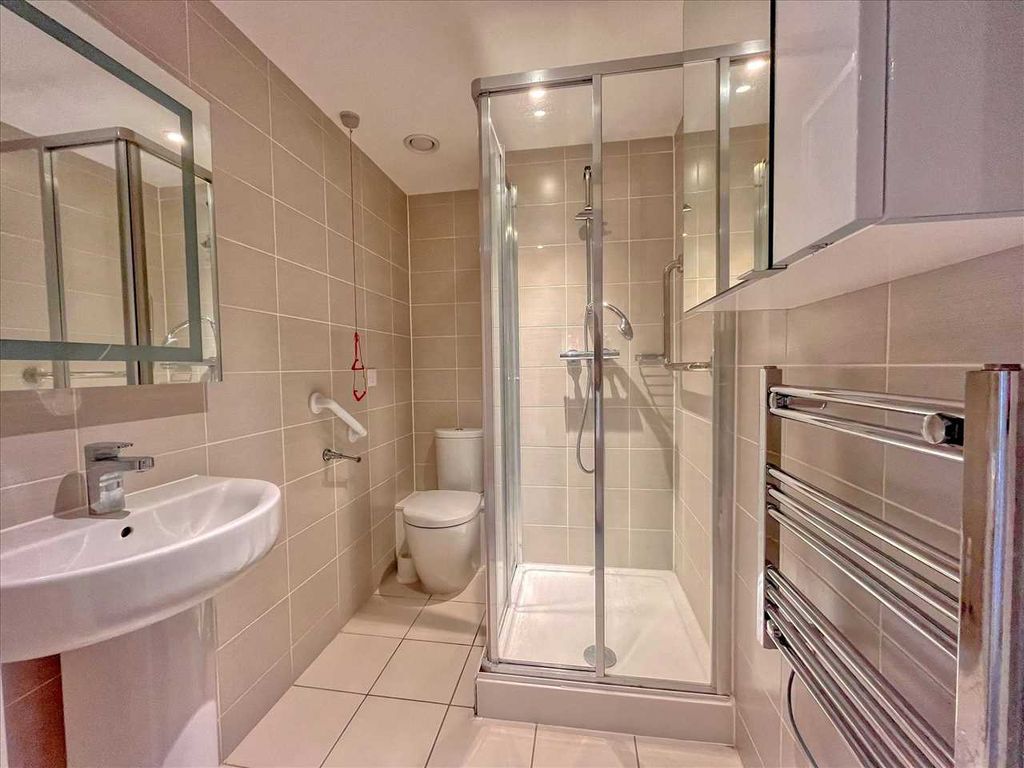 Additional image 16 of 2 bed flat for saleVictoria Gardens, Hadleigh Road, Frinton On Sea CO13
