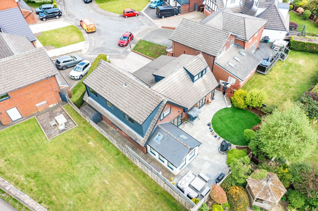 Property photo 2 of 53