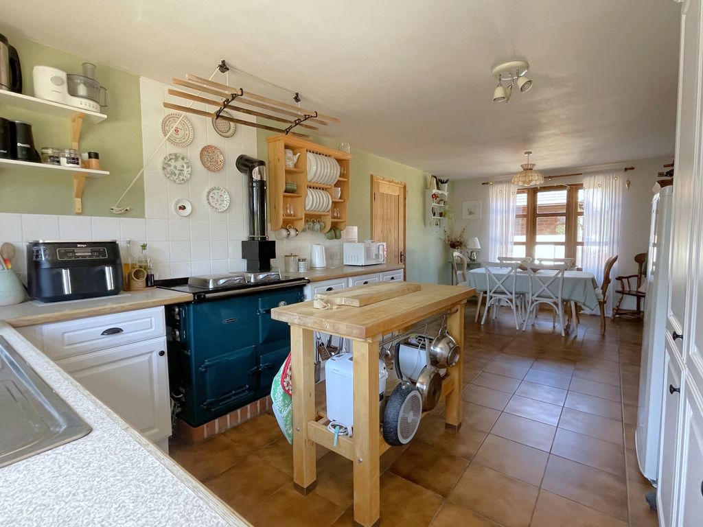 Property photo 3 of 23 Img_6040