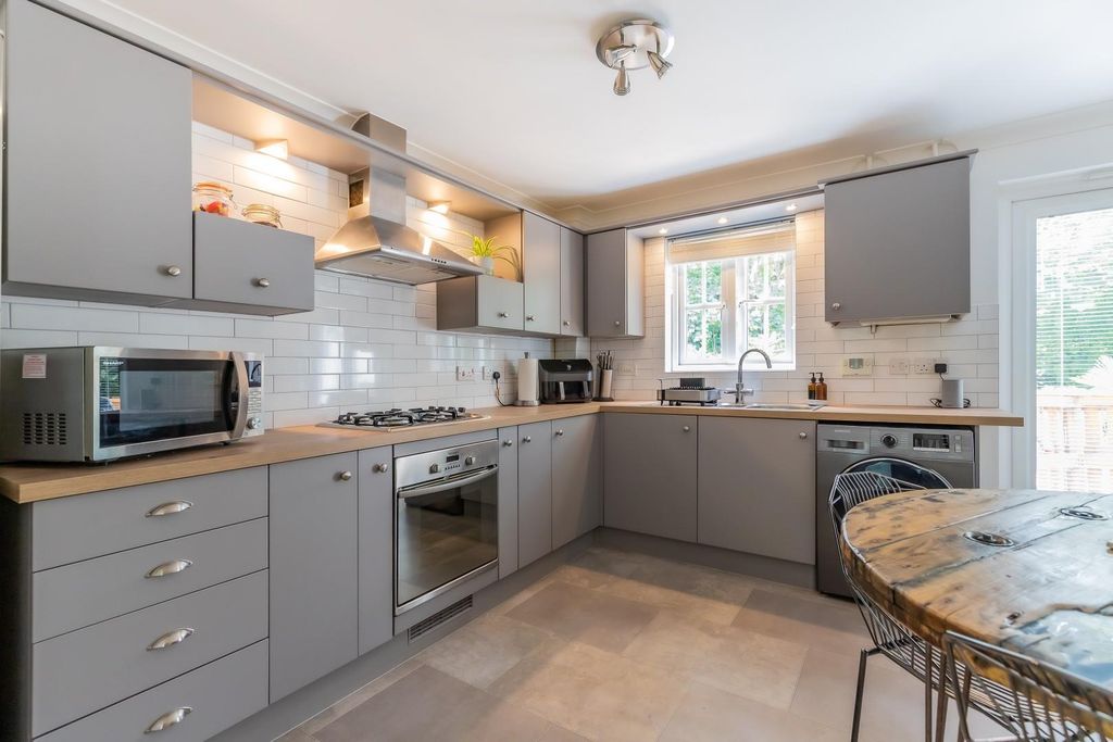 Property photo 1 of 25 65 (5 Of 31).Jpg