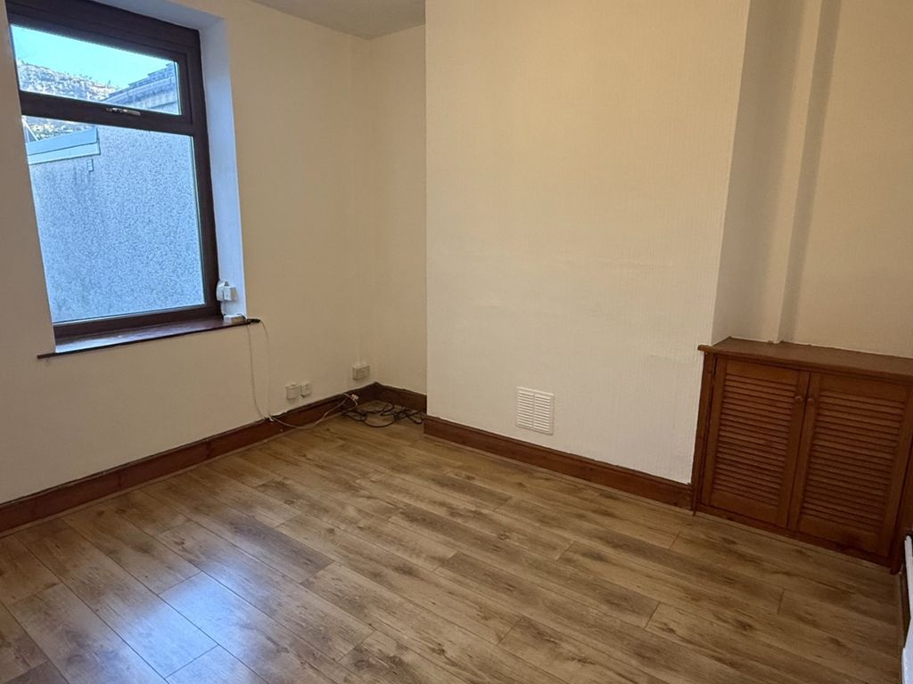 Property photo 3 of 11 Not Specified