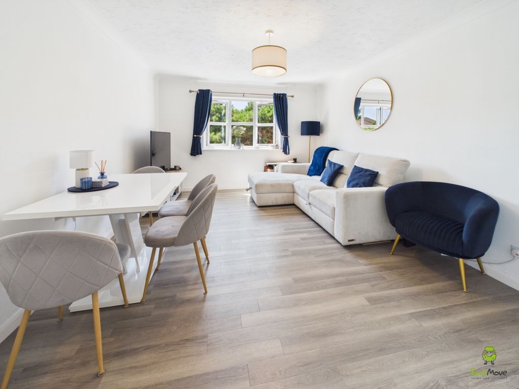 Property photo 3 of 8 Presented By Clinton At Ewemove Bexleyheath And Da