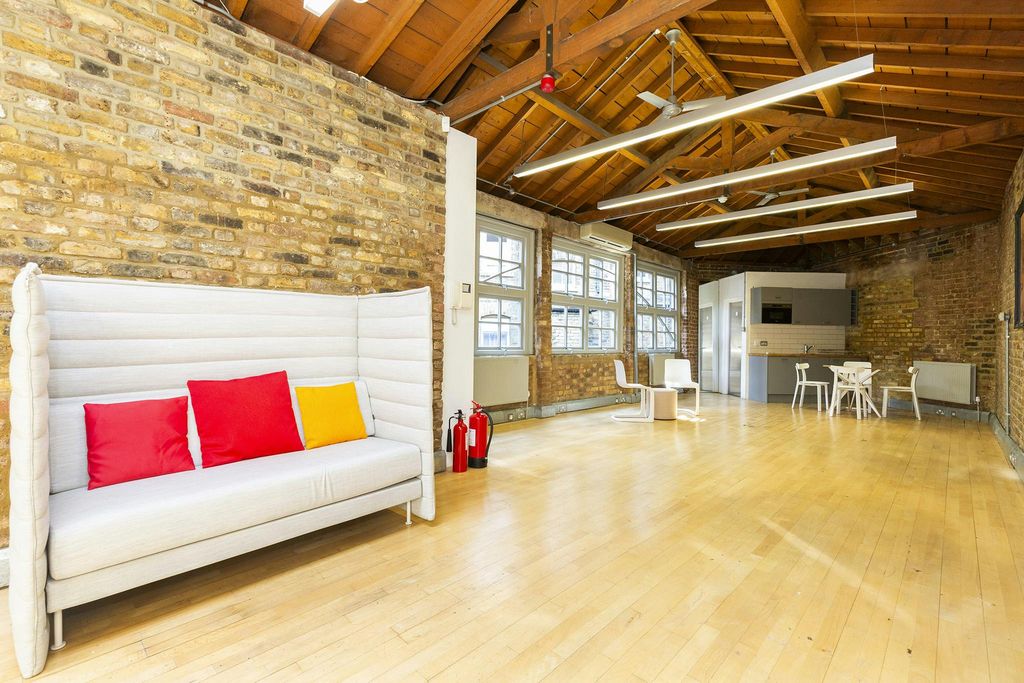 Property photo 1 of 10 3 Printing House Yard 17.Jpg